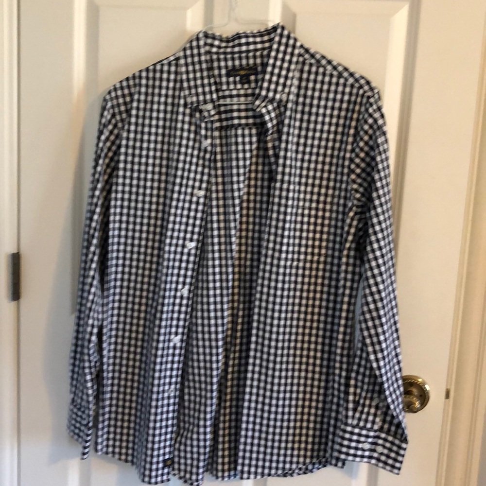 Men’s button down black and white check